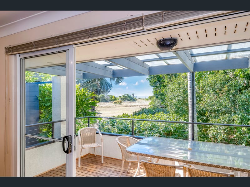 10/2 Sylvan Drive, Moore Park Beach