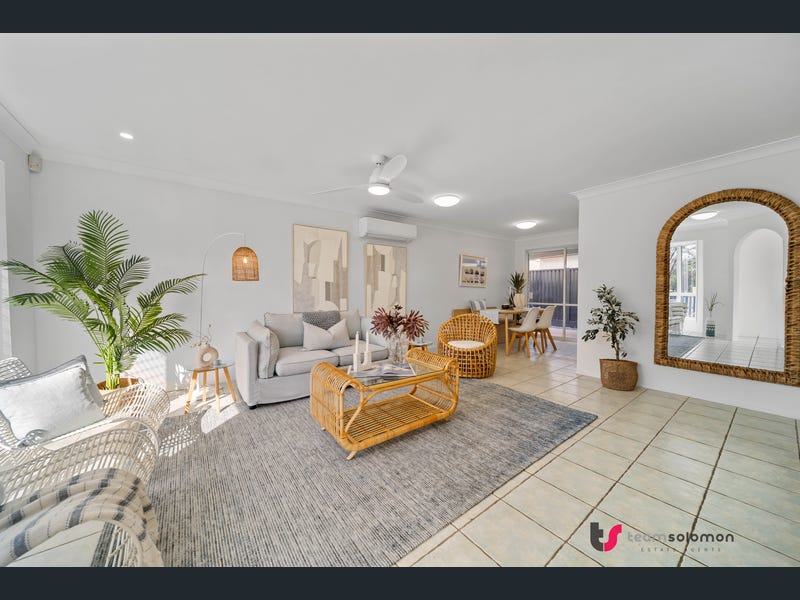 22 Arbour Way, Regents Park