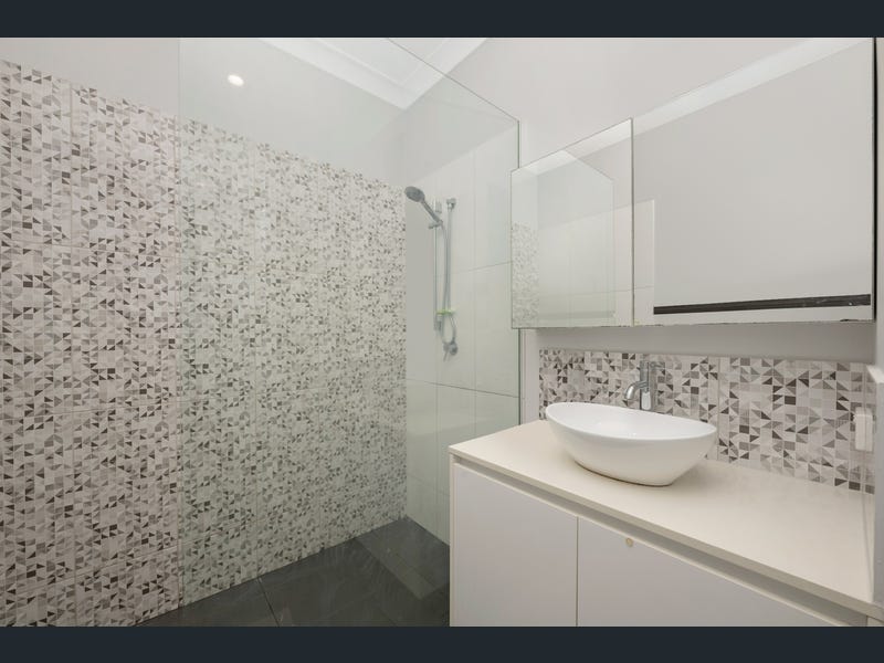 52 Twelfth Avenue, Railway Estate