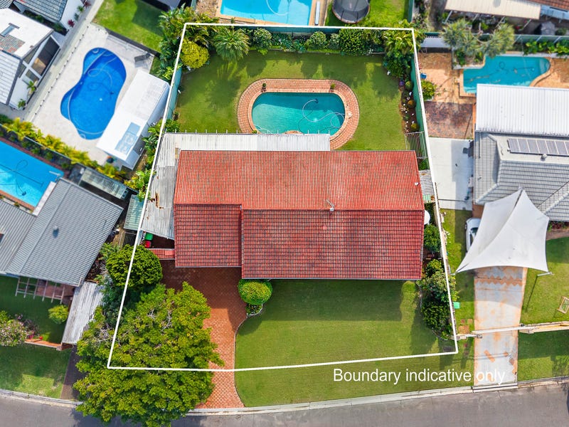 4 Salacia Avenue, Mermaid Waters