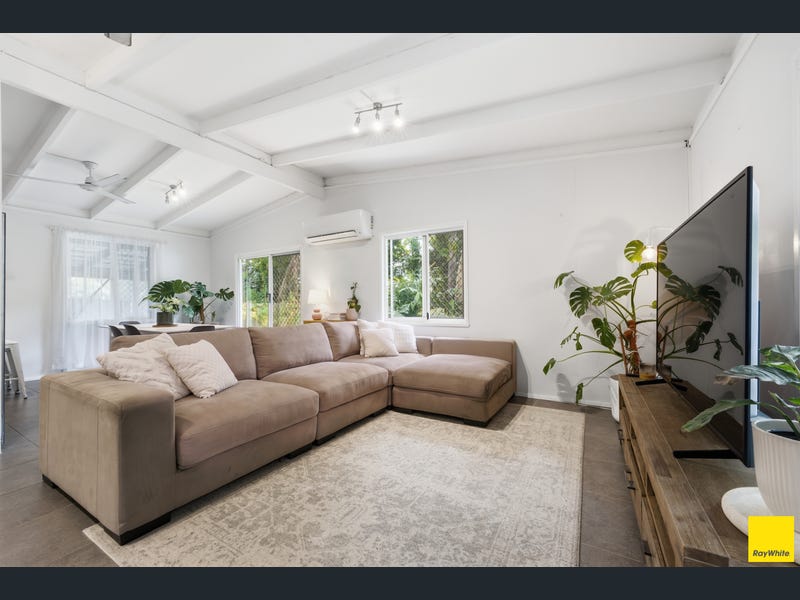 13 Merrybrook Street, Freshwater