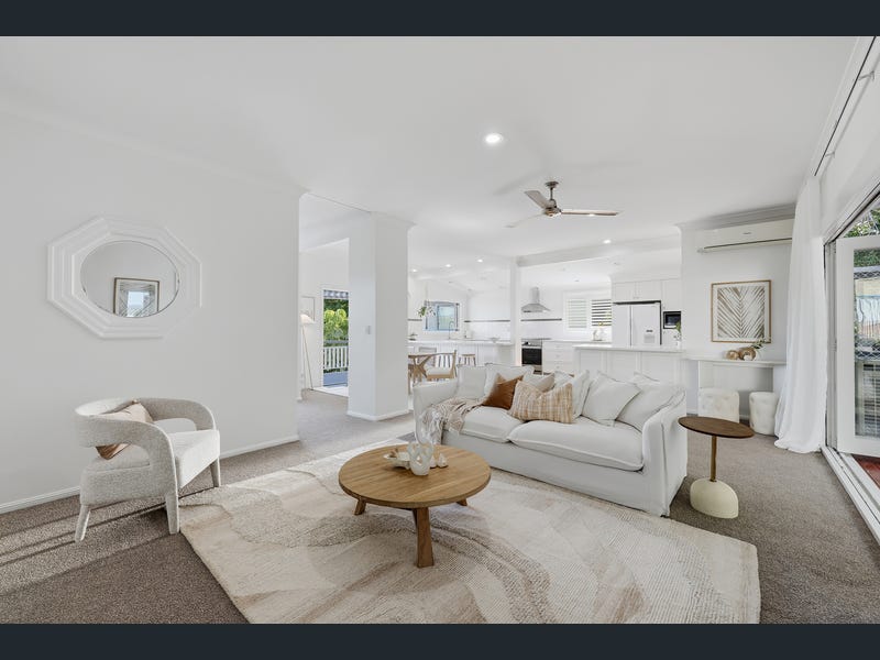 13 Waitara Place, Robina