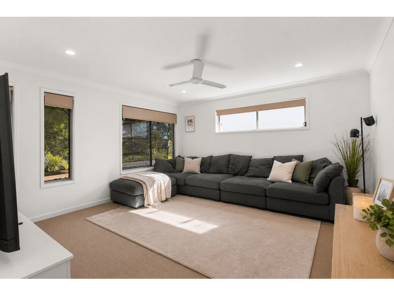 16 Blaxland Road, Urraween