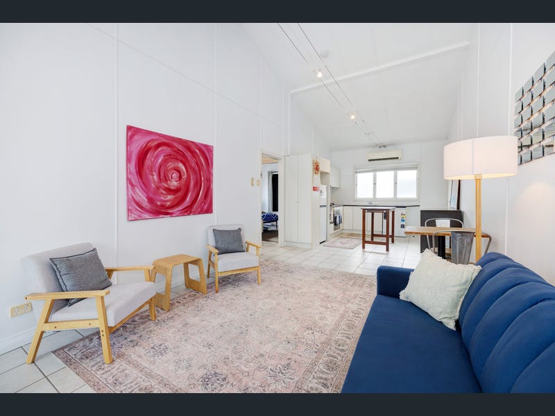 1/30 Landsborough Street, North Ward