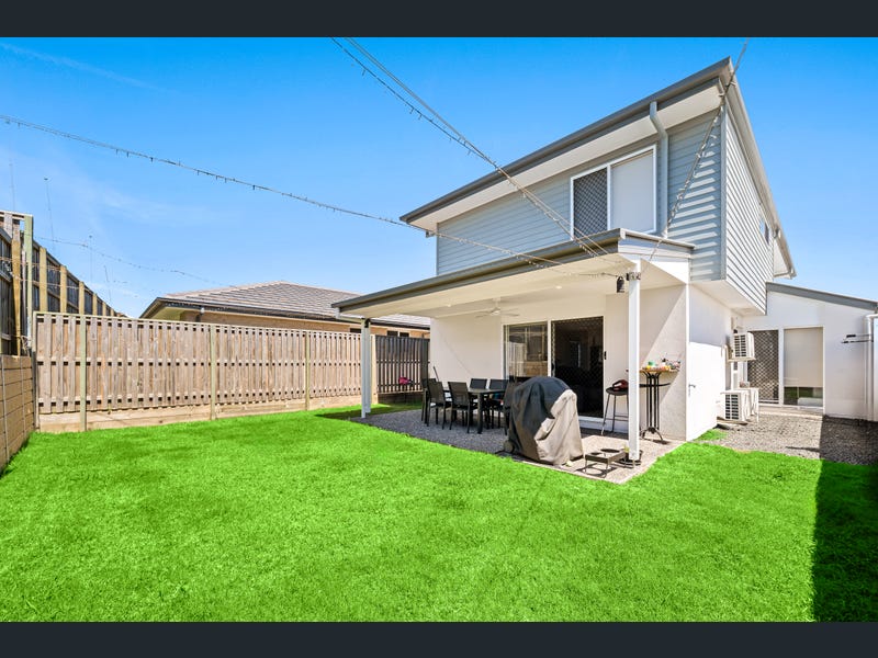 8 Loggers Court, White Rock