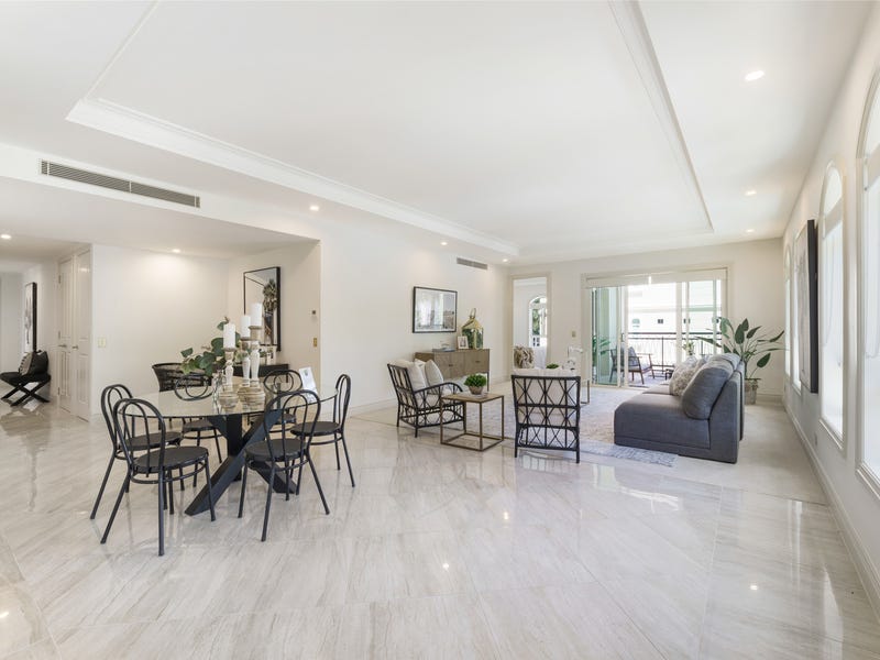 9/4244 Brighton Parade, Southport, Qld 4215