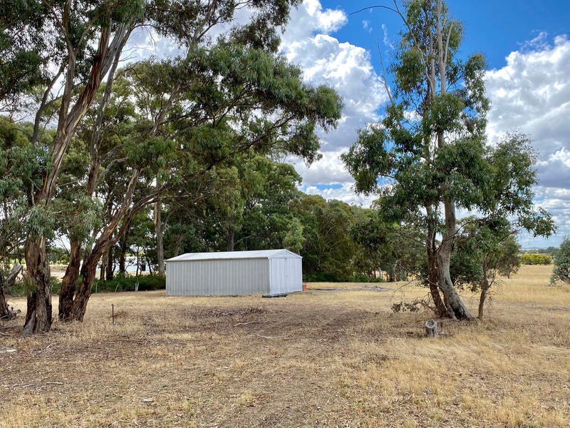 90 Roses Lane, Clunes, Vic 3370