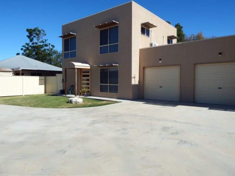 2/57 Marian Street, Miles, Qld 4415