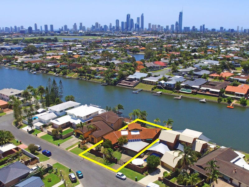 8 Angus Court, Benowa Waters, Qld 4217 Property Details