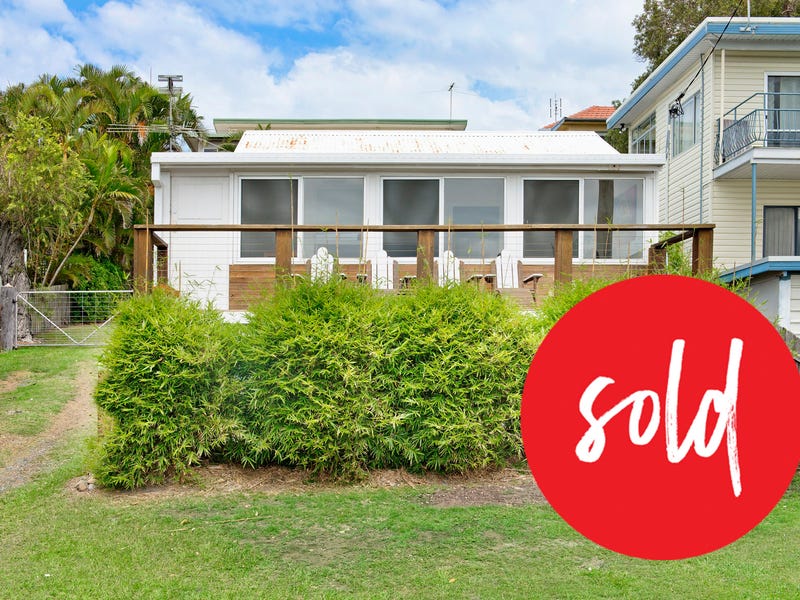 18 Main Street, Crescent Head, NSW 2440 Property Details