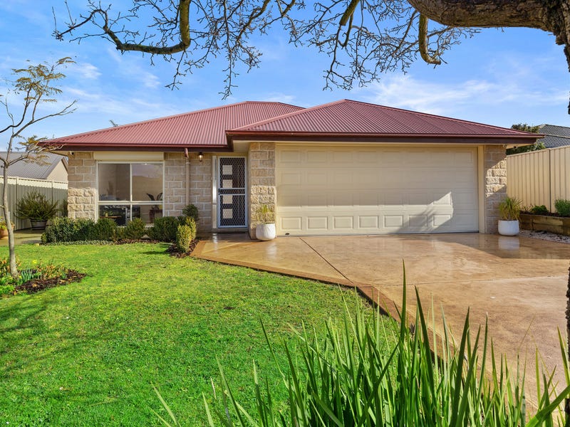18 Carr Avenue, Leongatha, Vic 3953