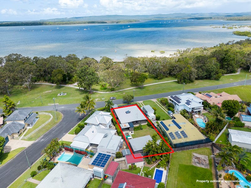 79 Esplanade, Tin Can Bay, Qld 4580
