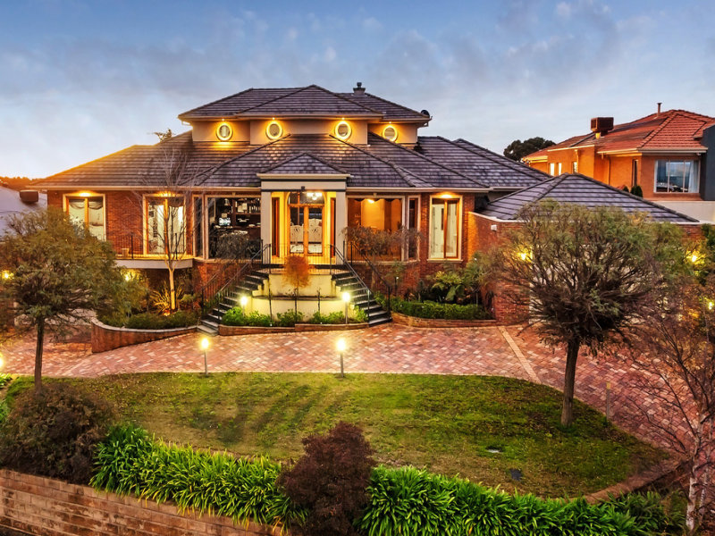 8 Royal Crescent, Beaconsfield, Vic 3807 Property Details