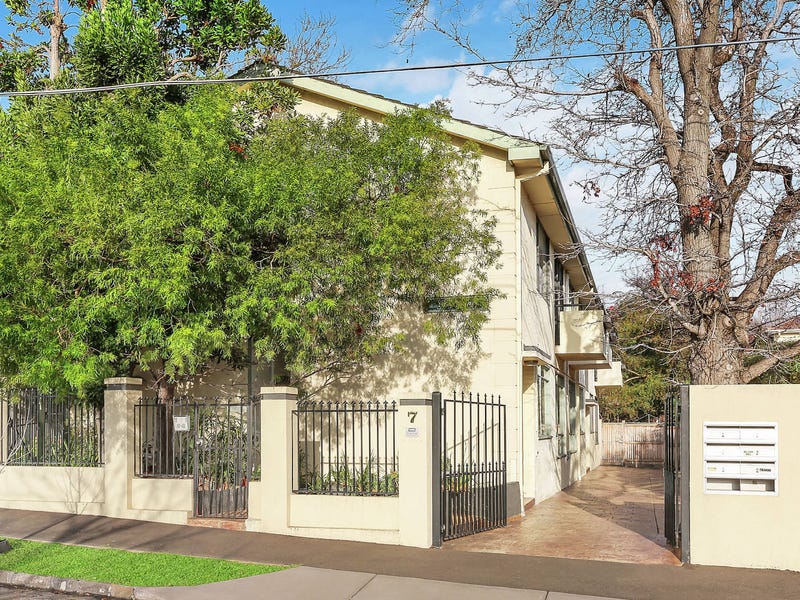 3/7 Coleridge Street, Elwood, Vic 3184