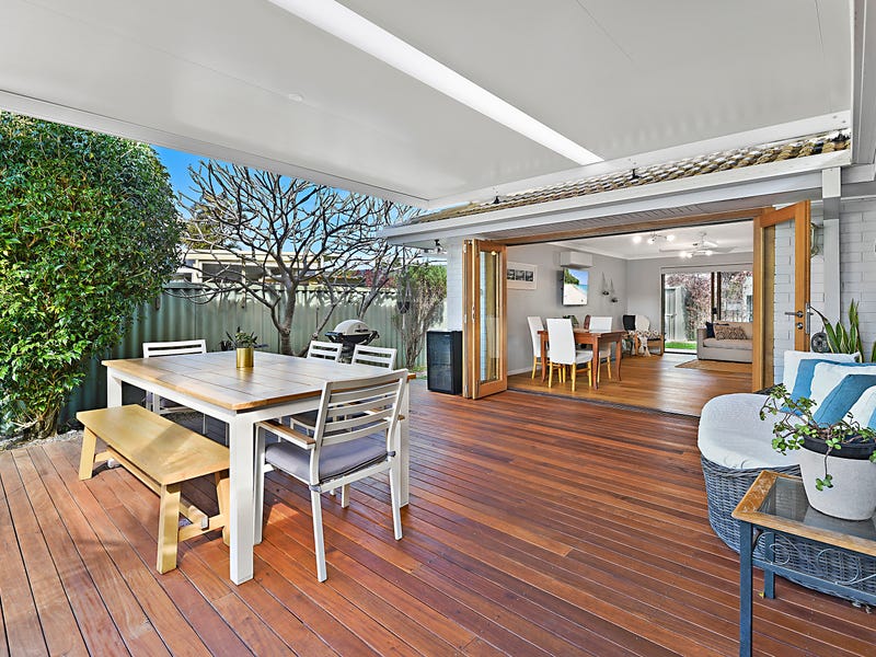 12 Intrepid Drive, Mermaid Waters, Qld 4218