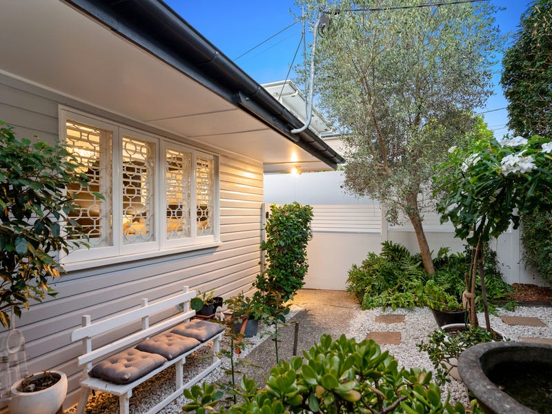 84 Newman Avenue, Camp Hill, Qld 4152