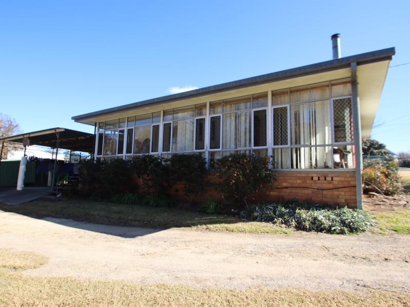 67 Molesworth Street, Tenterfield, NSW 2372