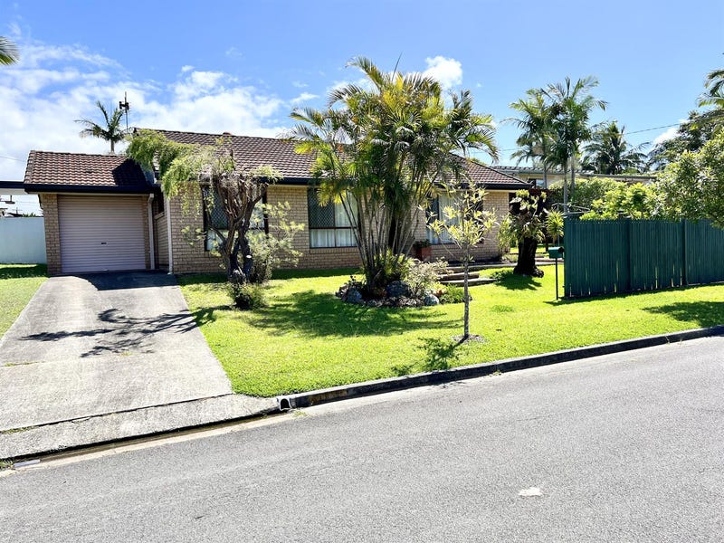 183 Whiting Street, Labrador, Qld 4215