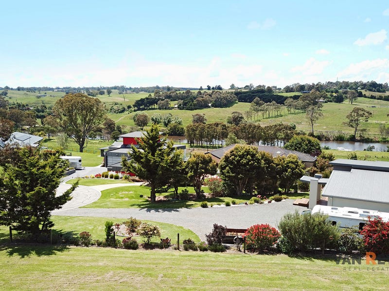 16 Byrne Court, Swan Reach, Vic 3903