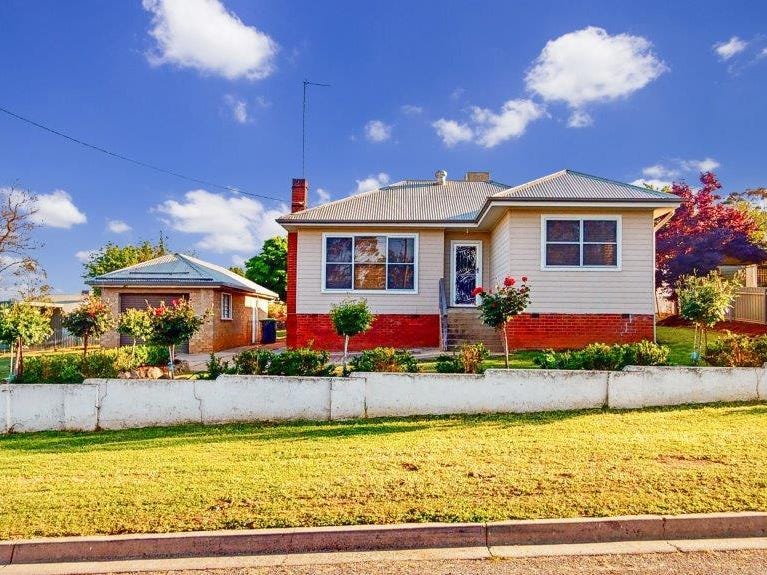 10 Lillian Street Junee Nsw 2663 Realestate Com Au