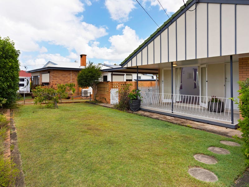 11 Braidwood Street, Everton Park, Qld 4053 Property Details