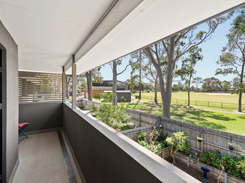 8/63 Centre Dandenong Road