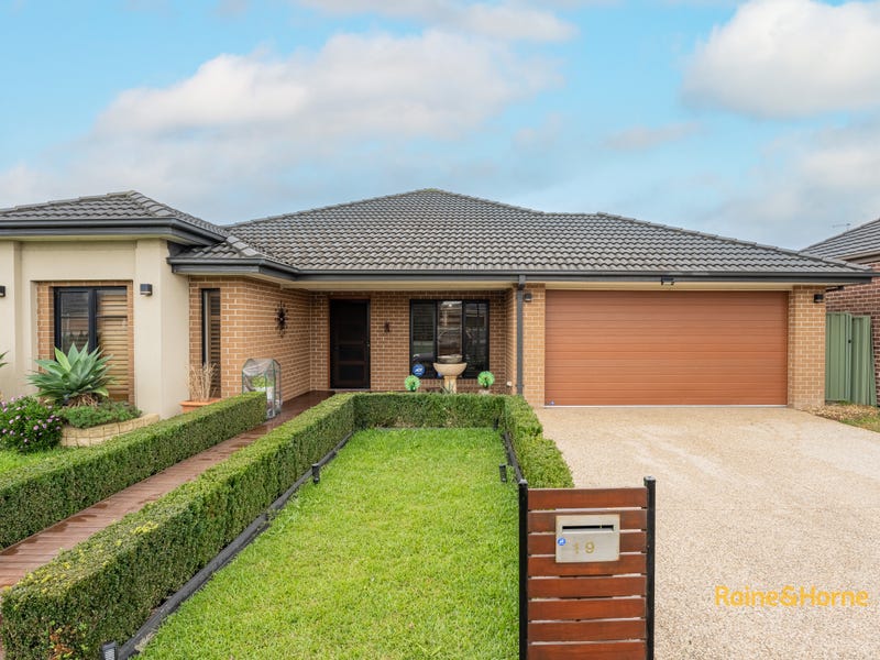 19 Moore Mews, Pakenham, Vic 3810