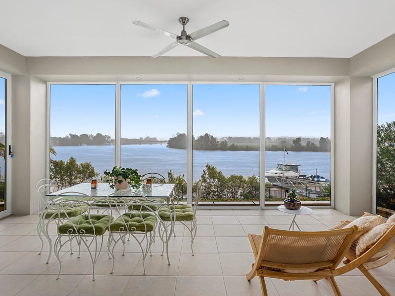 3129 Riverleigh Drive, Hope Island, Qld 4212