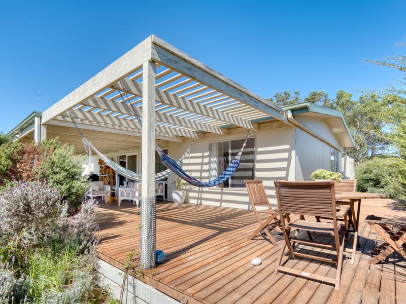 50 Saturn Parade, Venus Bay, Vic 3956
