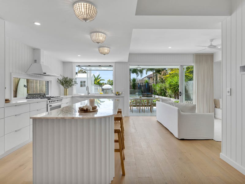 103 Chainey Avenue, Miami, Qld 4220