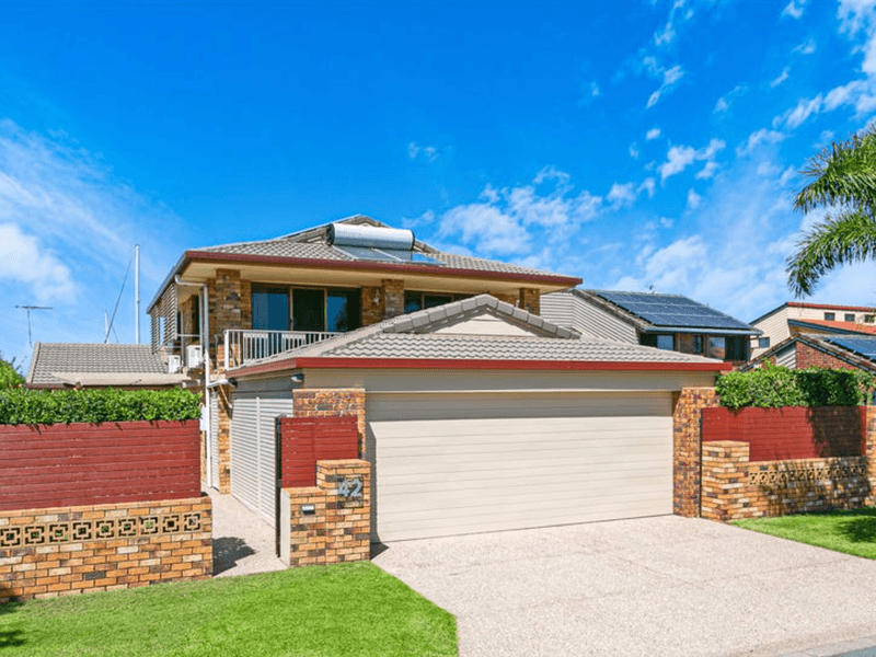 42 Southern Cross Drive, Newport, Qld 4020