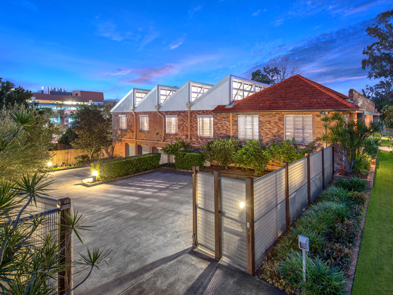 24 Brisbane Street, Annerley, Qld 4103 Property Details