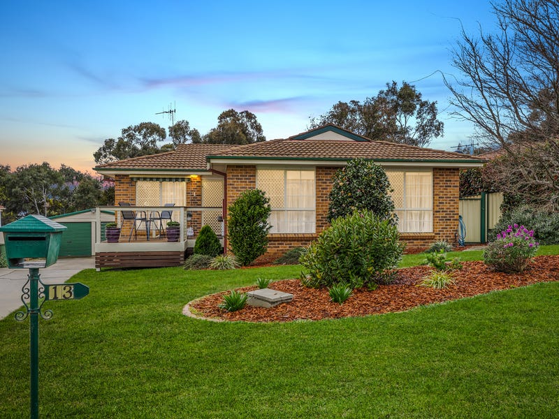 13 Ritchie Place, Queanbeyan West, NSW 2620