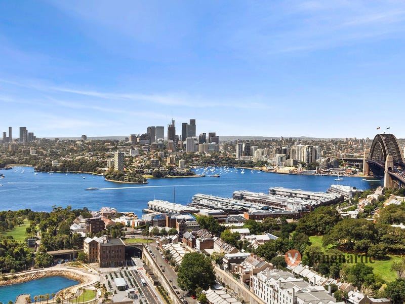 51C/2 Watermans Quay - Property image 2 of 32