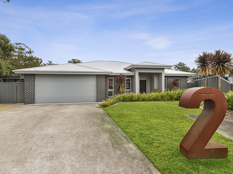 2 Caitlin Cres, Broulee, NSW 2537
