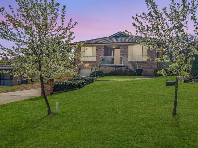 139 Edwards Street, Young, NSW 2594