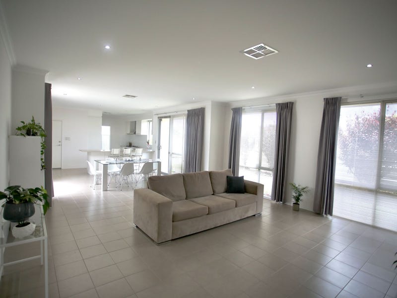 77 Lyon Road, Atwell, WA 6164