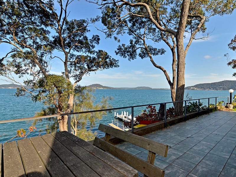 1 Coogee Road, Point Clare, NSW 2250 Property Details