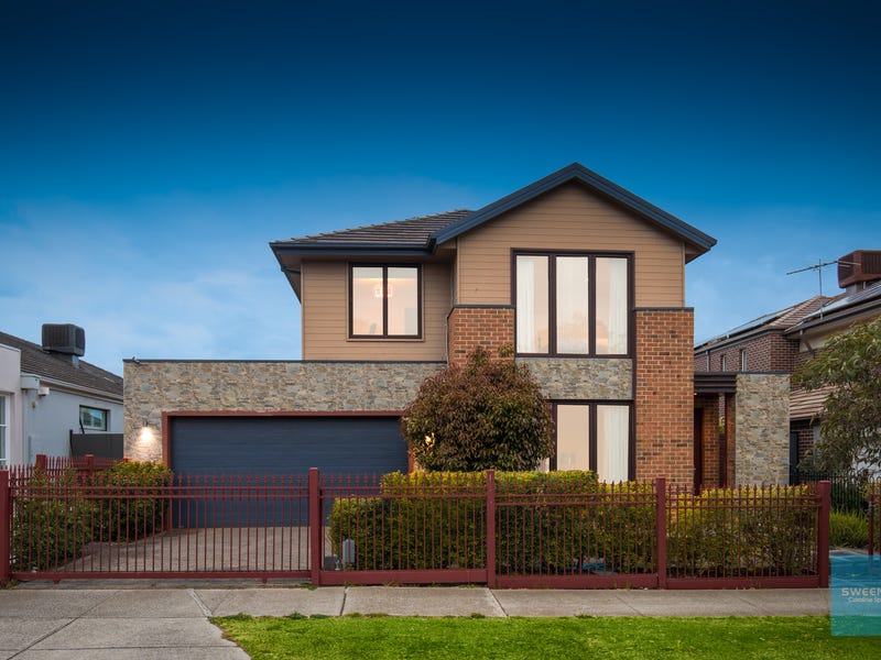 19 Woodward Way Caroline Springs Vic 3023