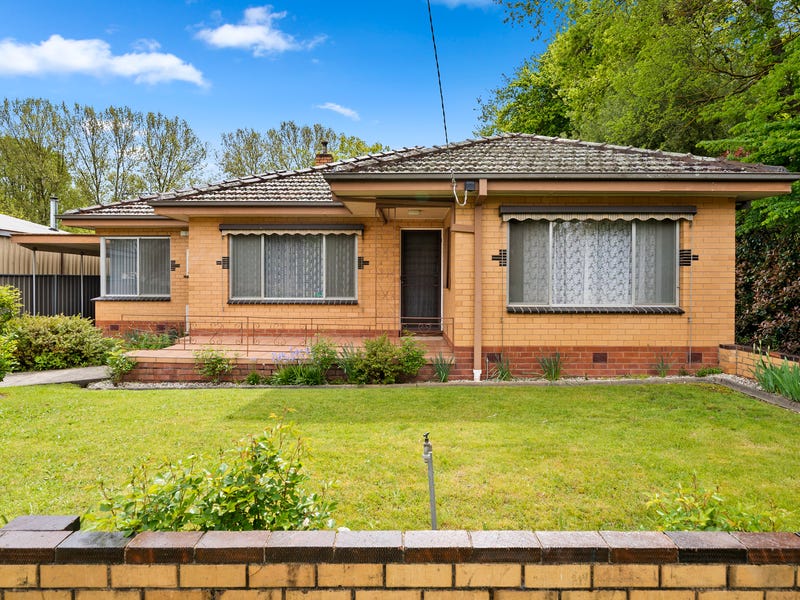 17 Maude Street, Myrtleford, Vic 3737