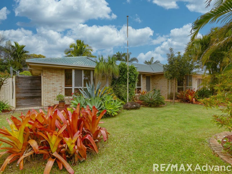 1 Salmon Place, Sandstone Point, Qld 4511