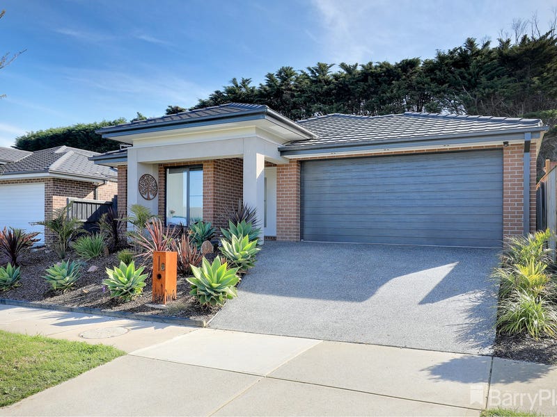 8 Lyntonlee Avenue, Officer, Vic 3809