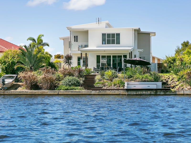 16 Wilshire Place, Pelican Waters, Qld 4551 Property Details