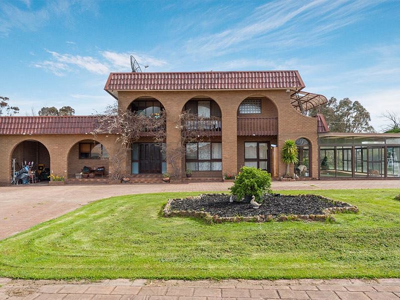 97 Main Road, Riddells Creek, Vic 3431 Property Details