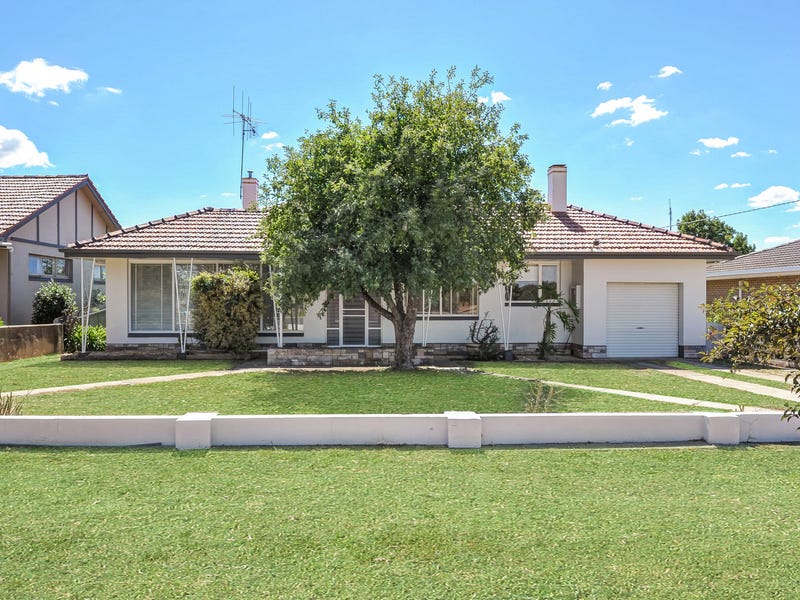 54 HOLYROOD STREET, Maryborough, Vic 3465 Property Details