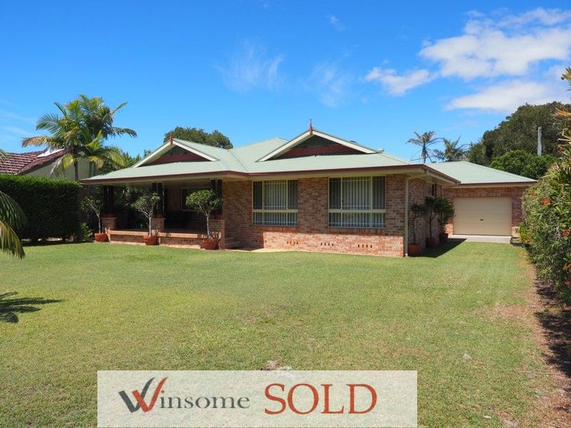 52 Bay St, Hat Head, NSW 2440 Property Details