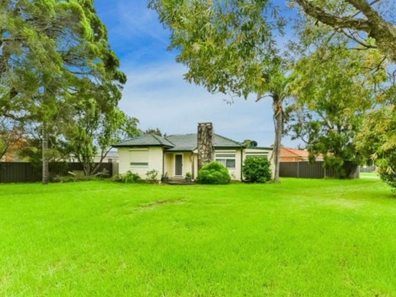 11 Thirlmere Way, Tahmoor, NSW 2573