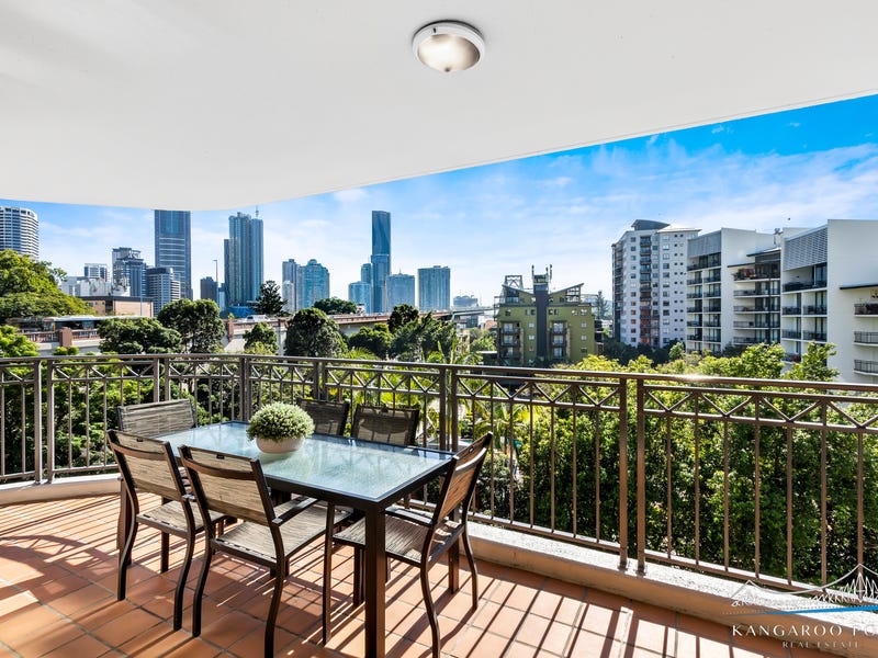 21/1 Goodwin Street, Kangaroo Point, Qld 4169
