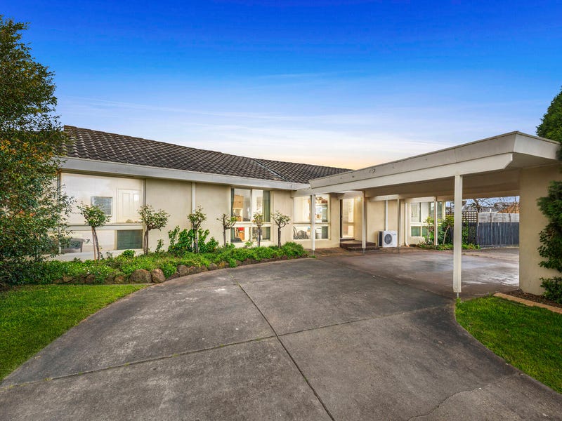 1 Strathire Gardens, Hamlyn Heights, Vic 3215