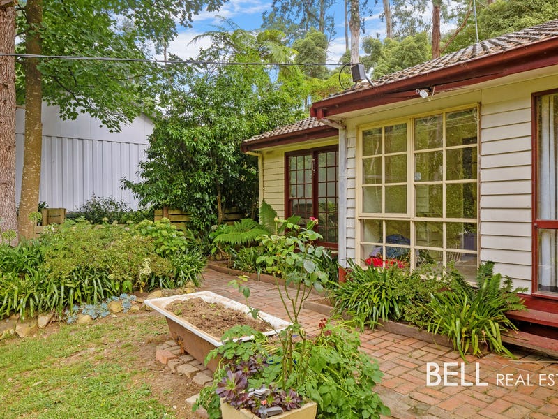 23 Pakenham Road, Cockatoo, Vic 3781